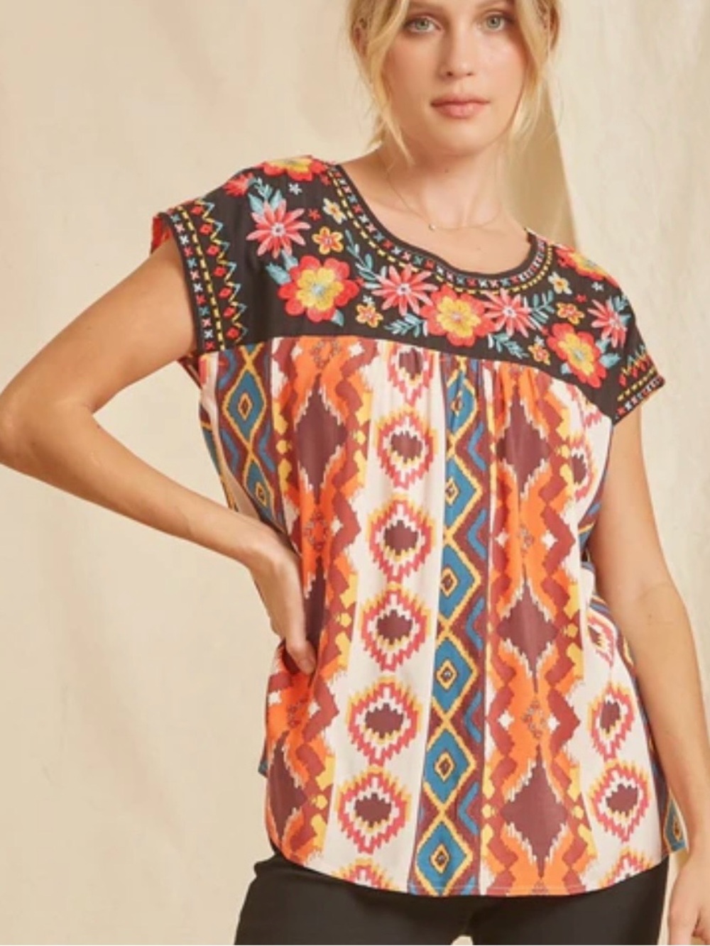 Savanna Jane Black Floral Embroidered Yoke Geometric Blouse size M